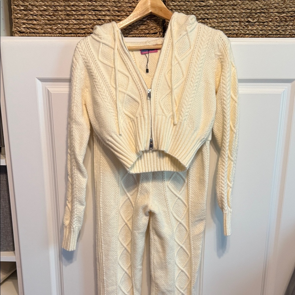 Edikted Cream V-Neck Sweater Set